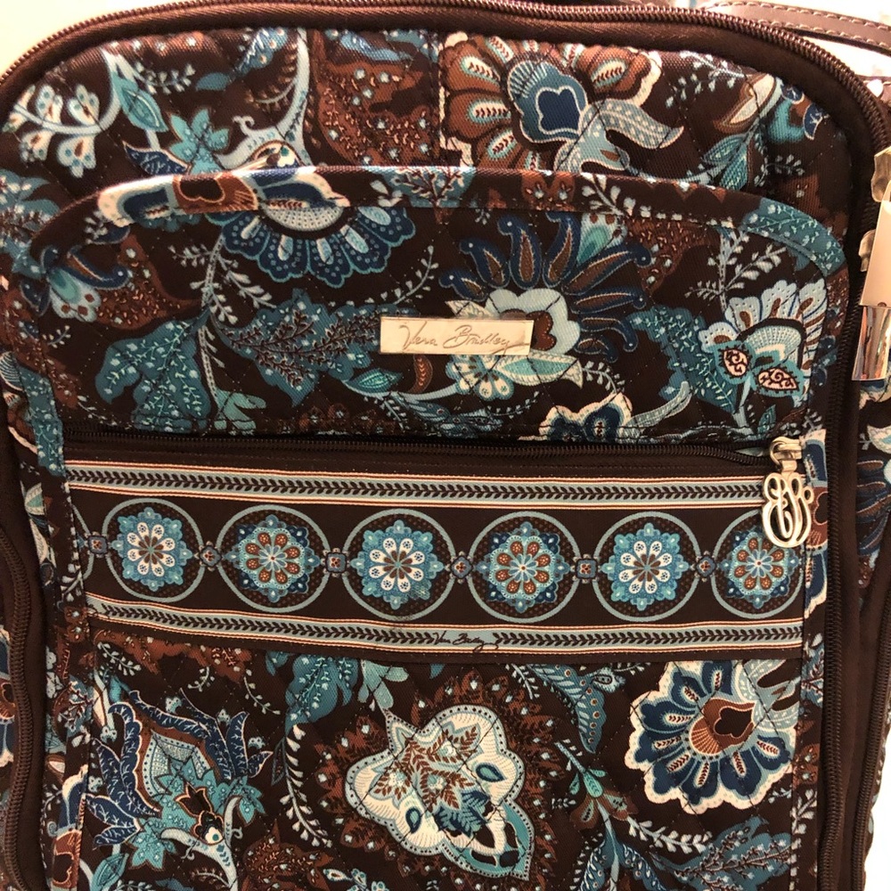Like new!!!! Vera Bradley rolling small suitcase
